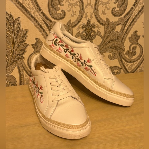 Caslon White Sneakers with Floral Embroidery - Picture 1 of 9
